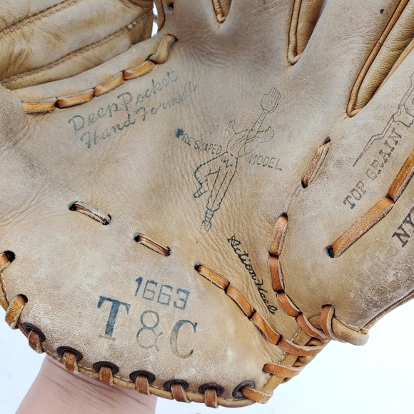 VTG 1663 T&C Baseball Glove Mitt 11" Right Hand Throw Leather Grain Steerhide - Picture 2 of 12